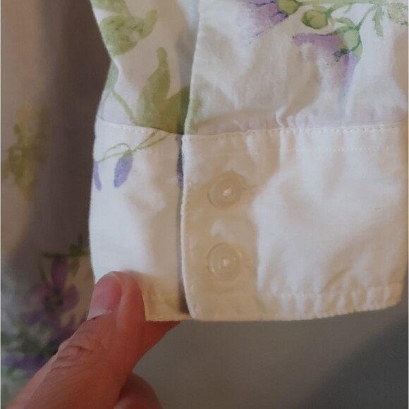 St. John's Bay Floral Lightweight Long Sleeve Button-up Sz S - Picture 5 of 9